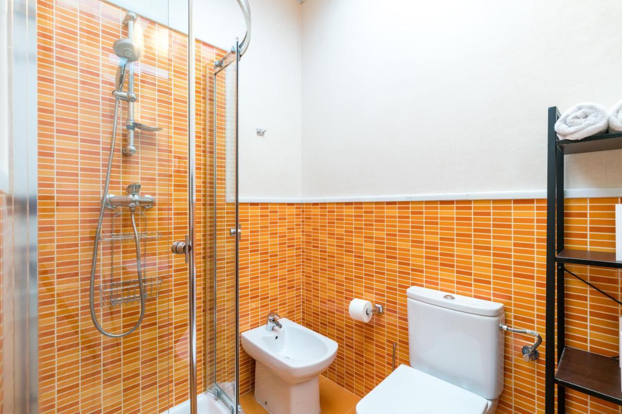 Veoapartment Ciriaco Sevilla Exteriör bild