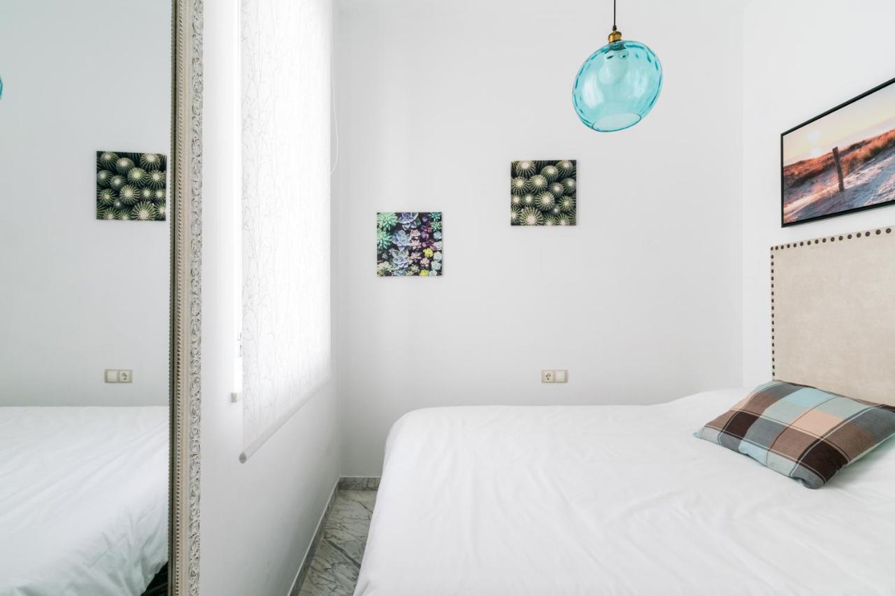 Veoapartment Ciriaco Sevilla Exteriör bild