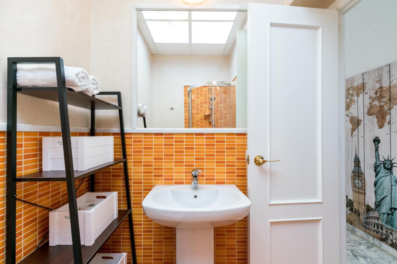 Veoapartment Ciriaco Sevilla Exteriör bild