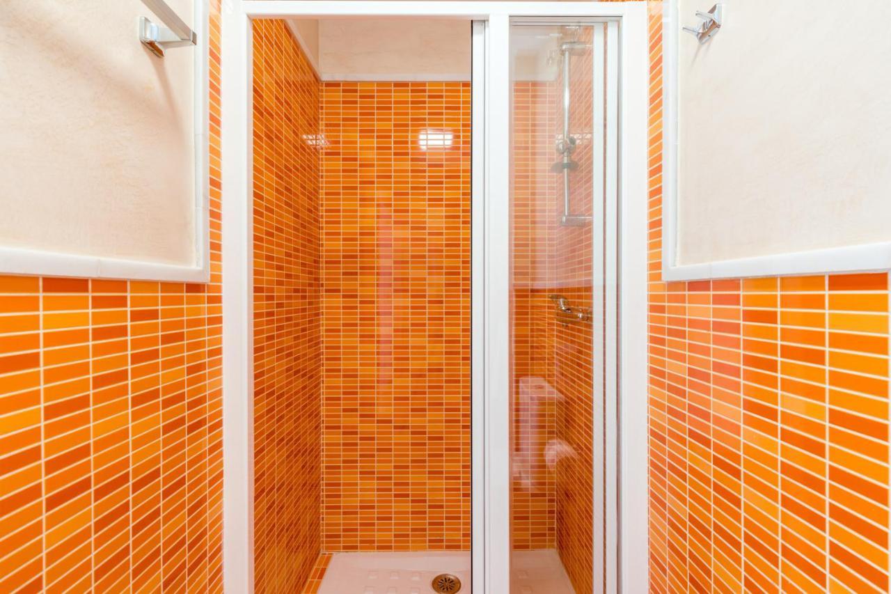 Veoapartment Ciriaco Sevilla Exteriör bild